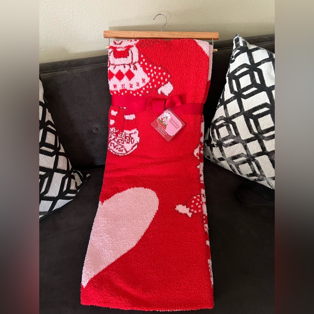 Strawberry shortcake Red and Pink Heart Blanket